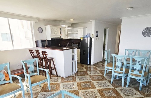 El Laguito Apartment | Apartment on the 12th floor, lake view by Parceros Group