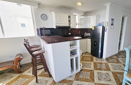 El Laguito Apartment | Apartment on the 12th floor, lake view by Parceros Group