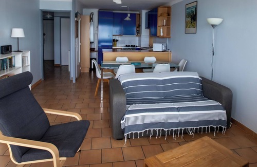 Sanary-sur-Mer Apartment | Apartment corniche des Baux Sanary sur mer, panoramic sea view, garage.