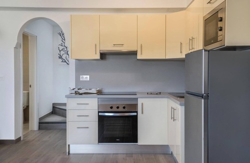 Caleta de Sebo Apartment | Apartment “Cuesta del Salado II” close to the Beach with Mountain View & Terrace