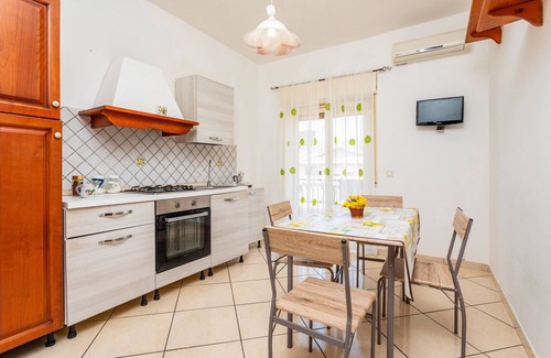 Gaggi Apartment | Apartment 'Da Lorenzo Alcantara' with Mountain View and Wi-Fi