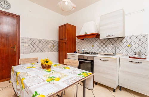 Gaggi Apartment | Apartment 'Da Lorenzo Alcantara' with Mountain View and Wi-Fi