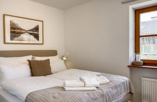 Garmisch-Partenkirchen Apartment | Apartment für 6 - Bergblick, Balkon, Kamin, Kino, Yoga, Parkplatz