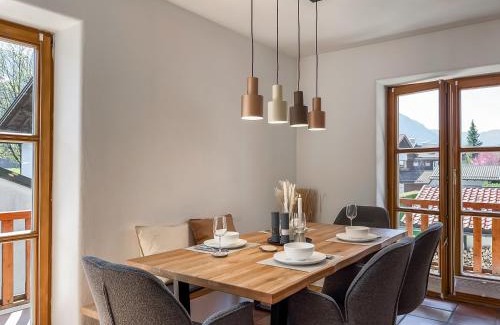 Garmisch-Partenkirchen Apartment | Apartment für 6 - Bergblick, Balkon, Kamin, Kino, Yoga, Parkplatz