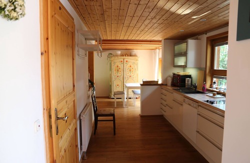 Jesberg Apartment | Apartment 'Die Försterinstube' with Shared Terrace, Shared Garden and Wi-Fi