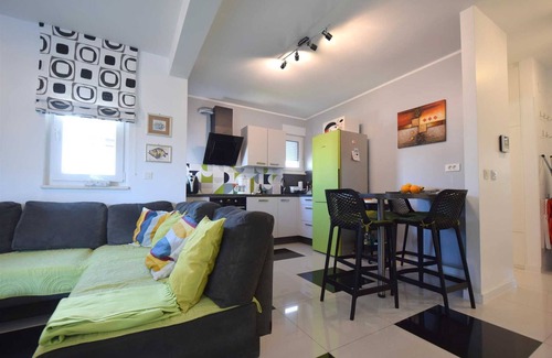 Njivice Apartment | Apartment Diva near the beach