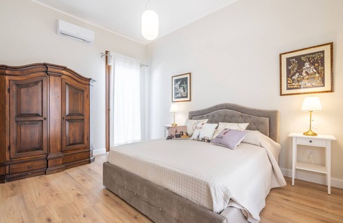 Selargius Apartment | Apartment 'Domus Giulia' with Private Terrace, Wi-Fi and Air Conditioning