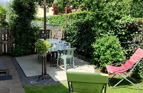 Villaggio degli Sposi Apartment | Apartment 'Dori 1' with Private Terrace, Private Garden and close to the city center