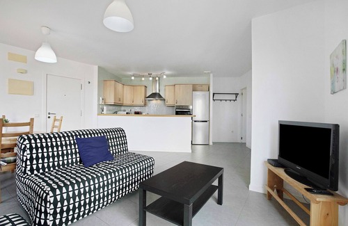 El Medano Apartment | Apartment Edificio Los Martines with Sea View, Pool & Wi-Fi