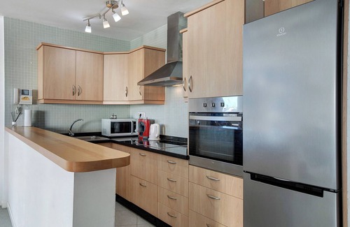 El Medano Apartment | Apartment Edificio Los Martines with Sea View, Pool & Wi-Fi