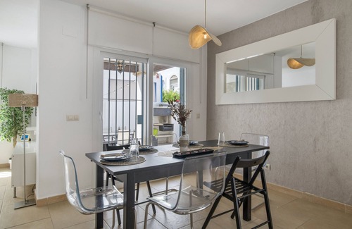 Zahara de los Atunes Apartment | Apartment 'El Refugio Del Mar' with Balcony, Wi-Fi and Air Conditioning