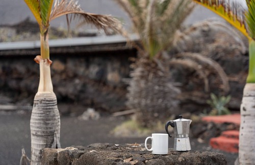 Frontera Apartment | Apartment 'El Submarino B' with Sea View, Private Terrace and Wi-Fi