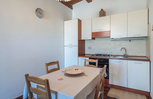 Pachino Apartment | Apartment 'Estremo Sud - Casa Vacanza Paolo' with Sea View, Wi-Fi and Air Conditioning