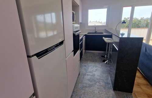 Castell-Platja d'Aro Apartment | Apartment 'Fantástico S´agaró' with Shared Pool, Private Terrace and Shared Garden