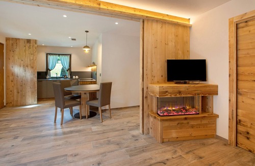 Livigno Apartment | Apartment 'Fedaría' with Mountain View, Wi-Fi and Air Conditioning