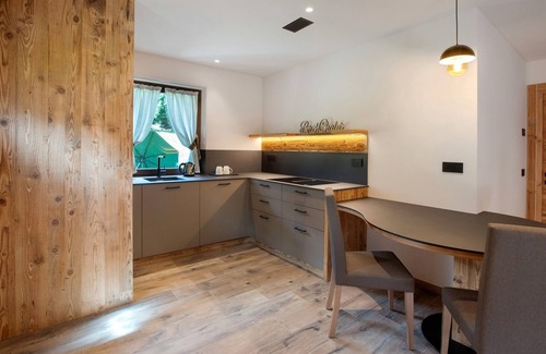 Livigno Apartment | Apartment 'Fedaría' with Mountain View, Wi-Fi and Air Conditioning