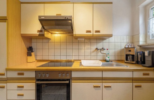 Hundheim Apartment | Apartment 'Ferienhaus Störzel - Wohnung A' with Private Terrace and Wi-Fi