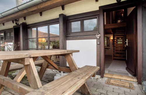Waggershausen Apartment | Apartment 'Ferienwohnung 24' with Private Terrace and Private Garden