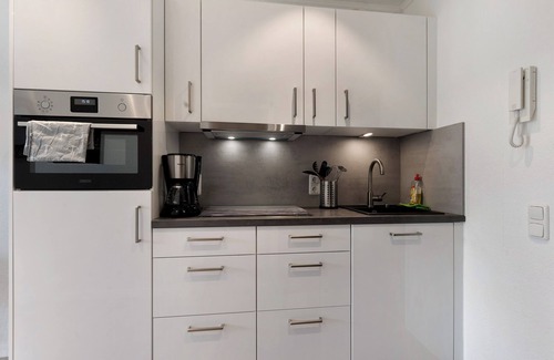 Holm Apartment | Apartment 'Ferienappartement Holm Ostsee' with Balcony and Wi-Fi