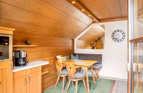 Obergrainau Apartment | Apartment 'Ferienhaus Frühholz - Waxenstein' with Mountain View, Balcony and Wi-Fi