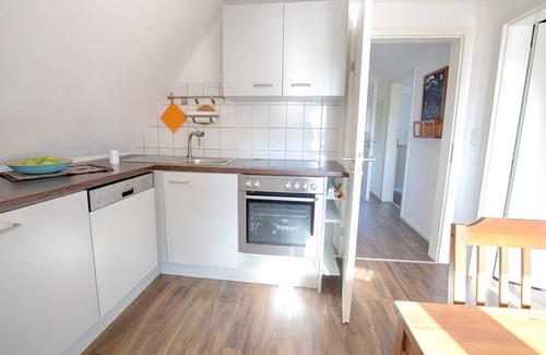 Ebersberg District Apartment | Apartment 'Ferienwohnung Bayerl' with Balcony and Wi-Fi