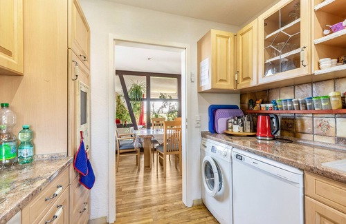 Guenzburg Apartment | Apartment 'Ferienwohnung Selzer' with Private Terrace, Private Garden and Wi-Fi