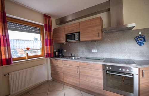 Tettnang Apartment | Apartment 'Ferienwohnung Im Obergeschoss' with Shared Garden, Balcony and Wi-Fi