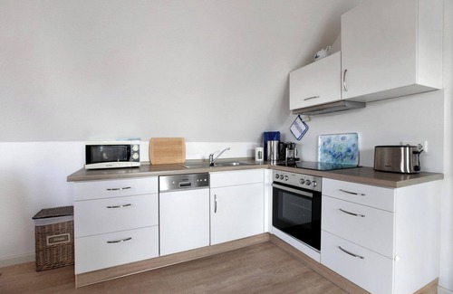 Niebuell Apartment | Apartment 'Ferienwohnung Ackerkoog' with Balcony and Wi-Fi