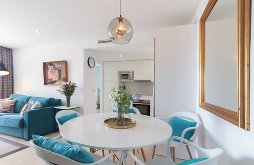 Marbella City Centre Apartment | Apartment 'Front Line Beach 2 Bedr' with Sea View, Wi-Fi and Air Conditioning