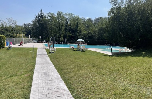 San Benedetto di Lugana Apartment | Apartment 'Grazioso Appartamentino' with Shared Pool, Private Terrace and Wi-Fi