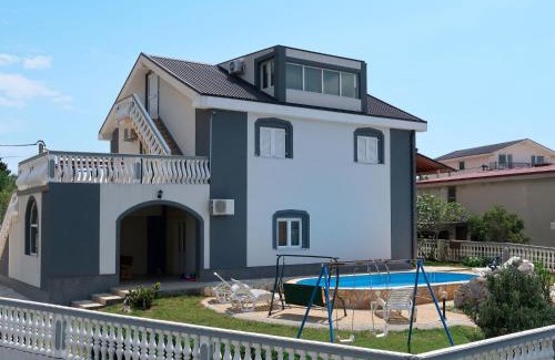 Cesarica Apartment | Apartment Golic-1 by Interhome