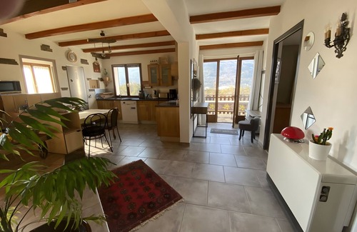 Pra Loup Apartment | Apartment 'Grand Chalet Jourdan 110 M²' with Mountain View, Private Terrace and Wi-Fi
