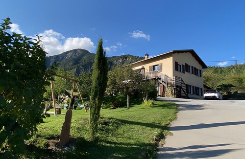 Pra Loup Apartment | Apartment 'Grand Chalet Jourdan 110 M²' with Mountain View, Private Terrace and Wi-Fi