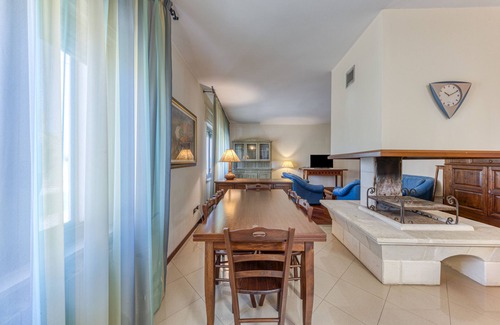 Otranto Apartment | Apartment 'Guardiana Del Castello' with Sea View, Wi-Fi and Air Conditioning