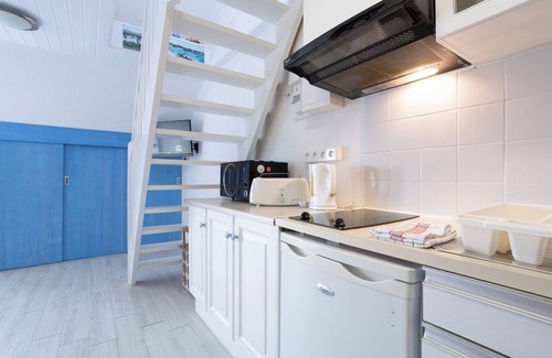 Trevignon Apartment | Apartment 'Guillaume' with Sea View
