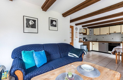 Sankt Michaelisdonn Apartment | Apartment 'Haus Schröder' with Shared Terrace, Shared Garden and Wi-Fi