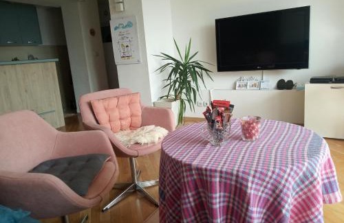 Kisela Voda Apartment | Apartment Heaven