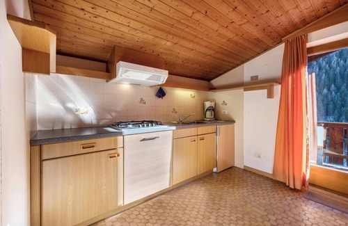 Racines Apartment | Apartment "Heiserhof - Birke" with Mountain View, Balcony & Wi-Fi