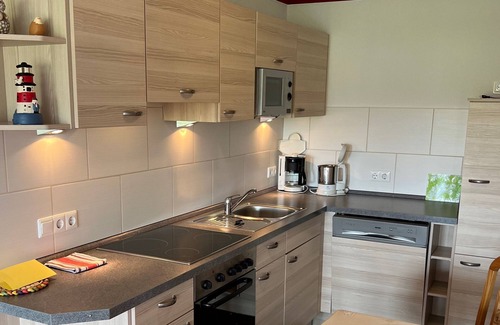 Werdum Apartment | Apartment 'Heuboden, 80qm' with Shared Terrace, Shared Garden and Wi-Fi
