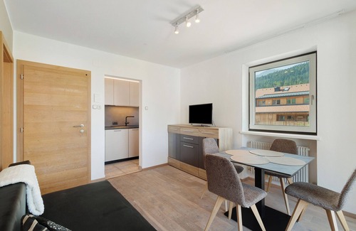 Villabassa Apartment | Apartment "Hofer Barbara" with Mountain View, Wi-Fi, Balcony and Garden