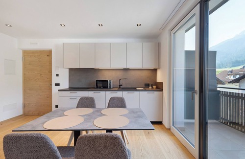 Villabassa Apartment | Apartment "Hofer Marianna" with Mountain View, Wi-Fi, Balcony and Garden