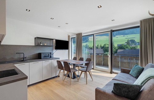 Villabassa Apartment | Apartment "Hofer Silena" with Mountain View, Wi-Fi, Balcony and Garden