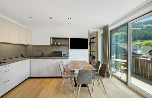 Villabassa Apartment | Apartment "Hofer Silena" with Mountain View, Wi-Fi, Balcony and Garden