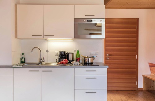 Feldthurns Apartment | Apartment "Huberhof Zimmer" with Mountain View, Garden & Wi-Fi