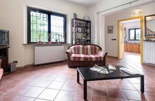 Francia-Casella Apartment | Apartment "il Loggione" Villa I Due Padroni, with pool