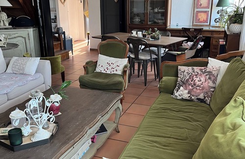 Gardanne Apartment | Apartment ideally located in a quiet area between Aix en Provence and Marseille