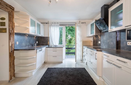 Wasserburg Apartment | Apartment “Idylle” on Lake Constance with Wi-Fi, Balcony & Garden