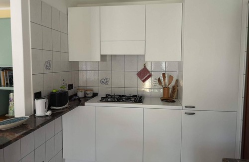 Croveo Apartment | Apartment 'Il Glicine' with Shared Garden