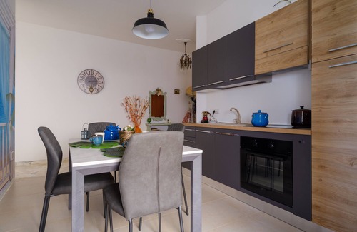 Brindisi Apartment | Apartment 'Il Posto del Cuore' close to City Centre with Terrace & A/C