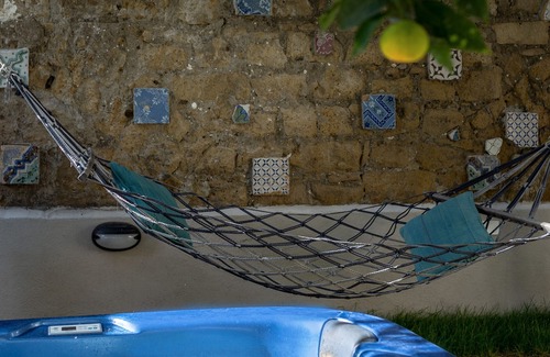 Rione Sanita House | Apartment immersed in a lemon grove oasis with an enveloping whirlpool